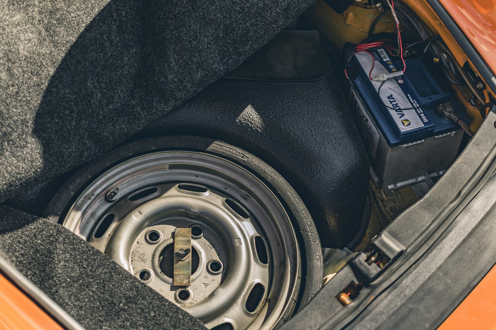 Interior image of Porsche 911 Carrera (45)