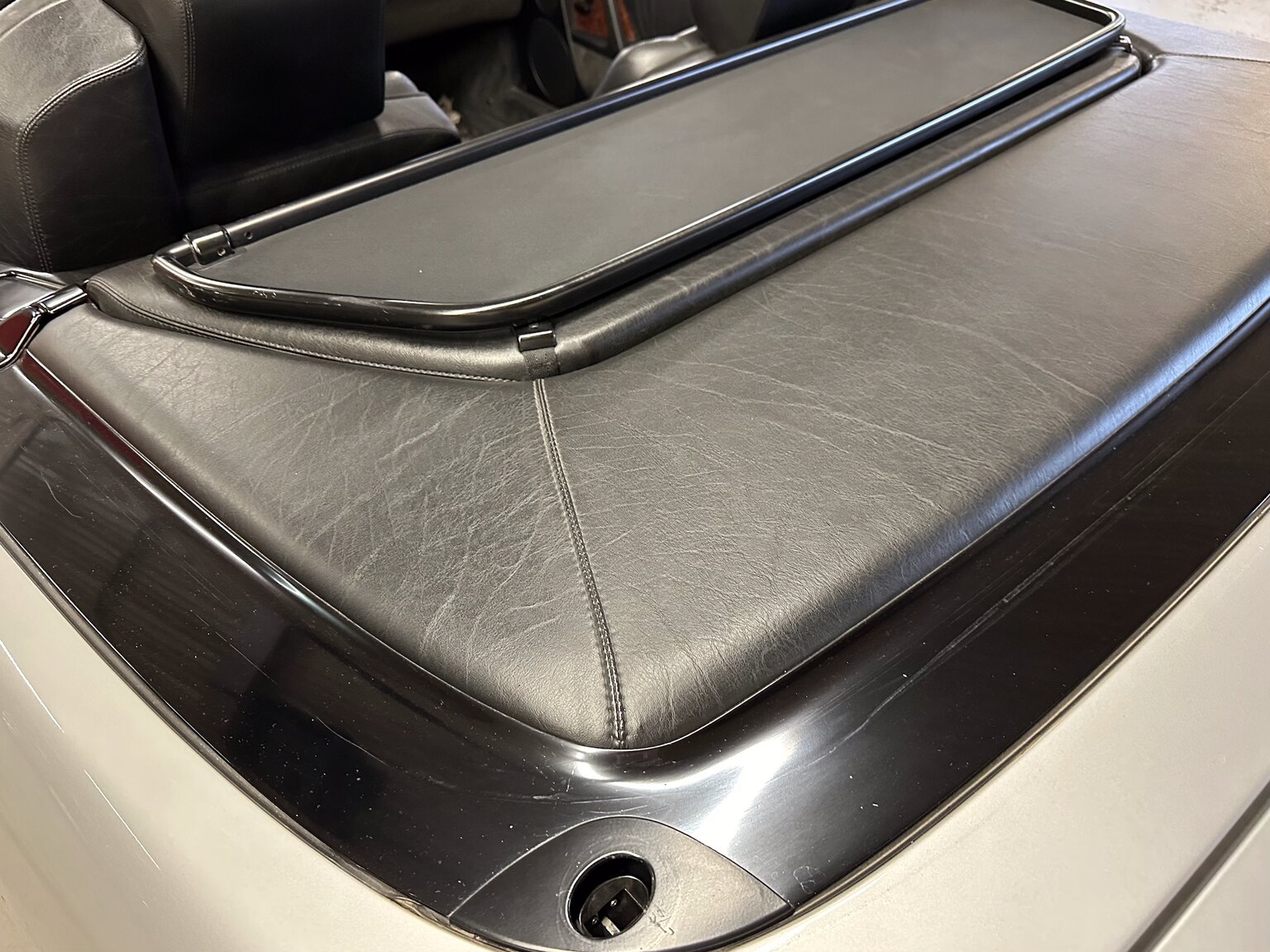 Exteriörbild på 1993 Mercedes-Benz SL 320