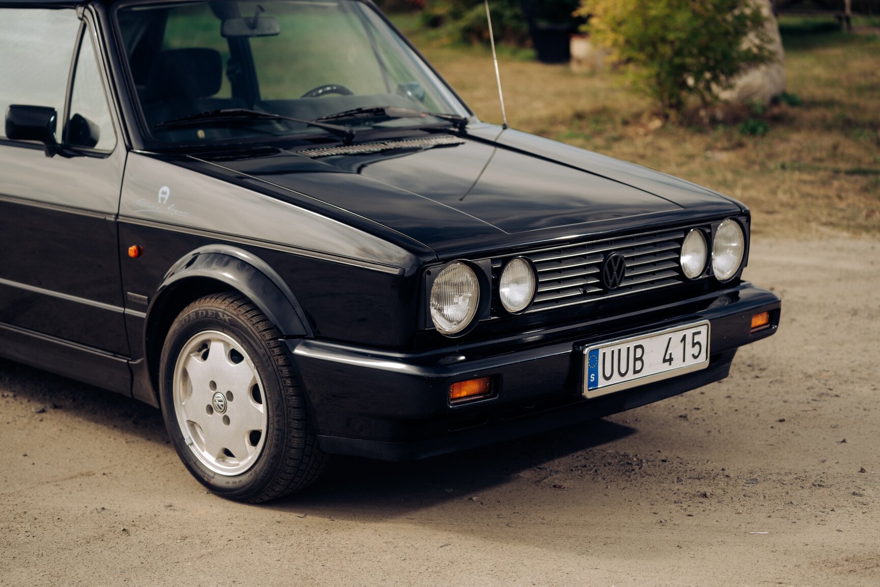 Exterior image of 1991 VW Golf Cabriolet "Etienne Aigner Edition"