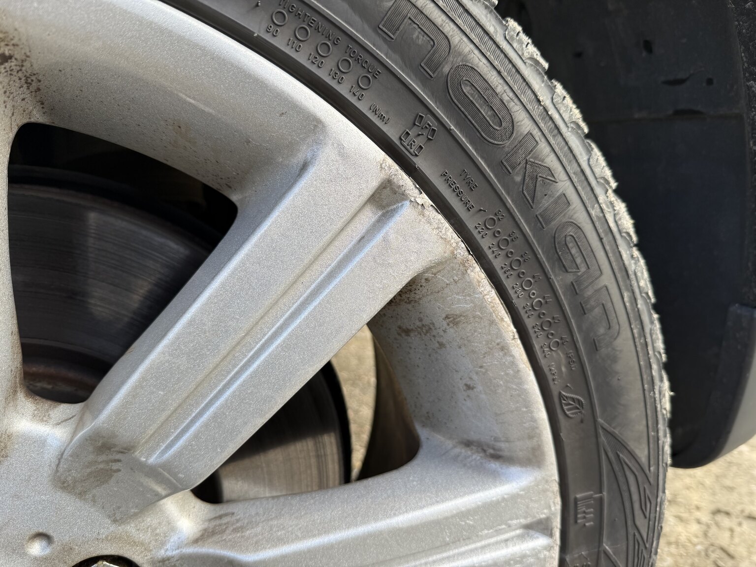 Exteriörbild på 2012 Land Rover Range Rover Sport V8