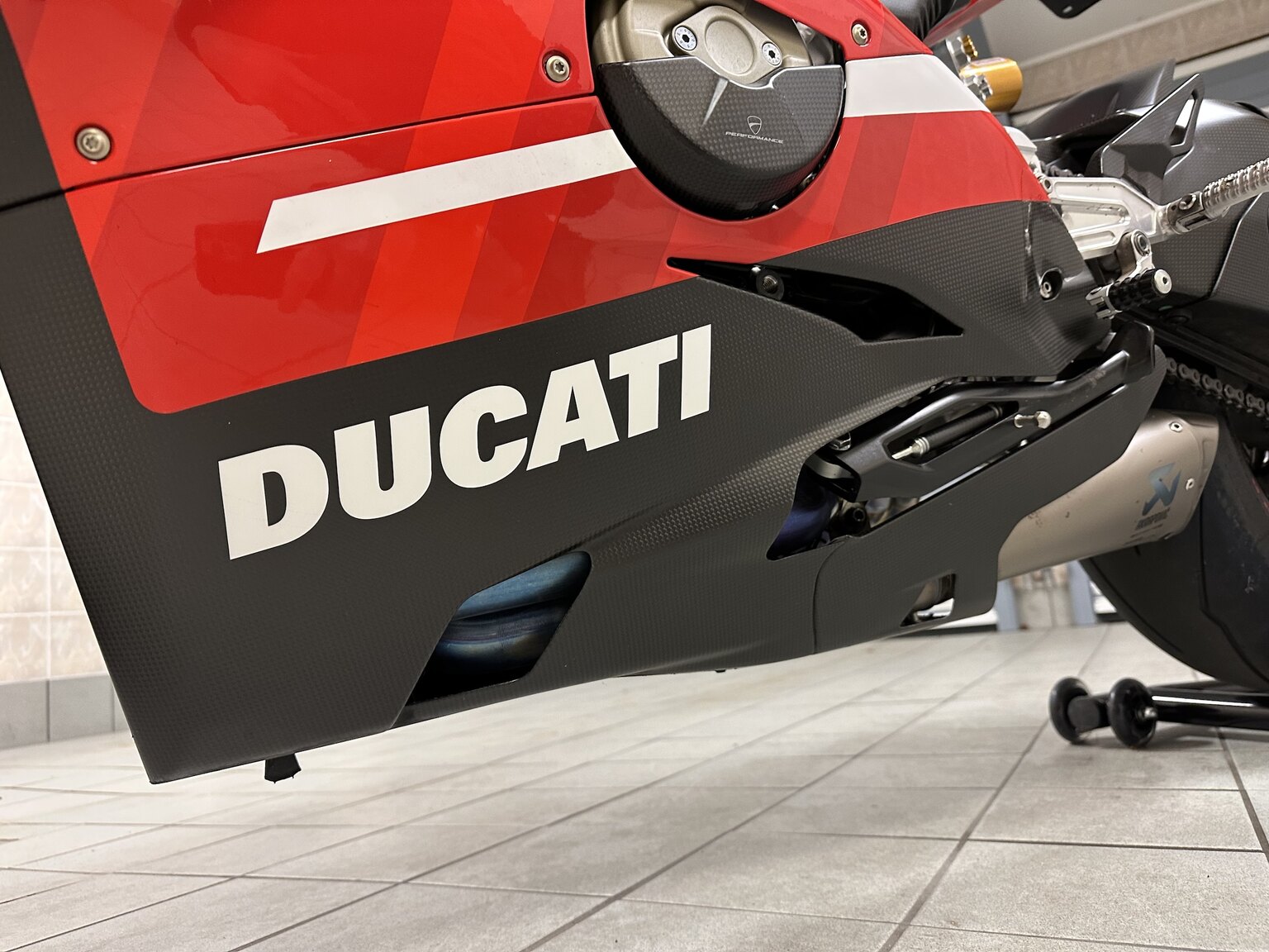 Aussenfoto 2021 Ducati Superleggera V4 23/500