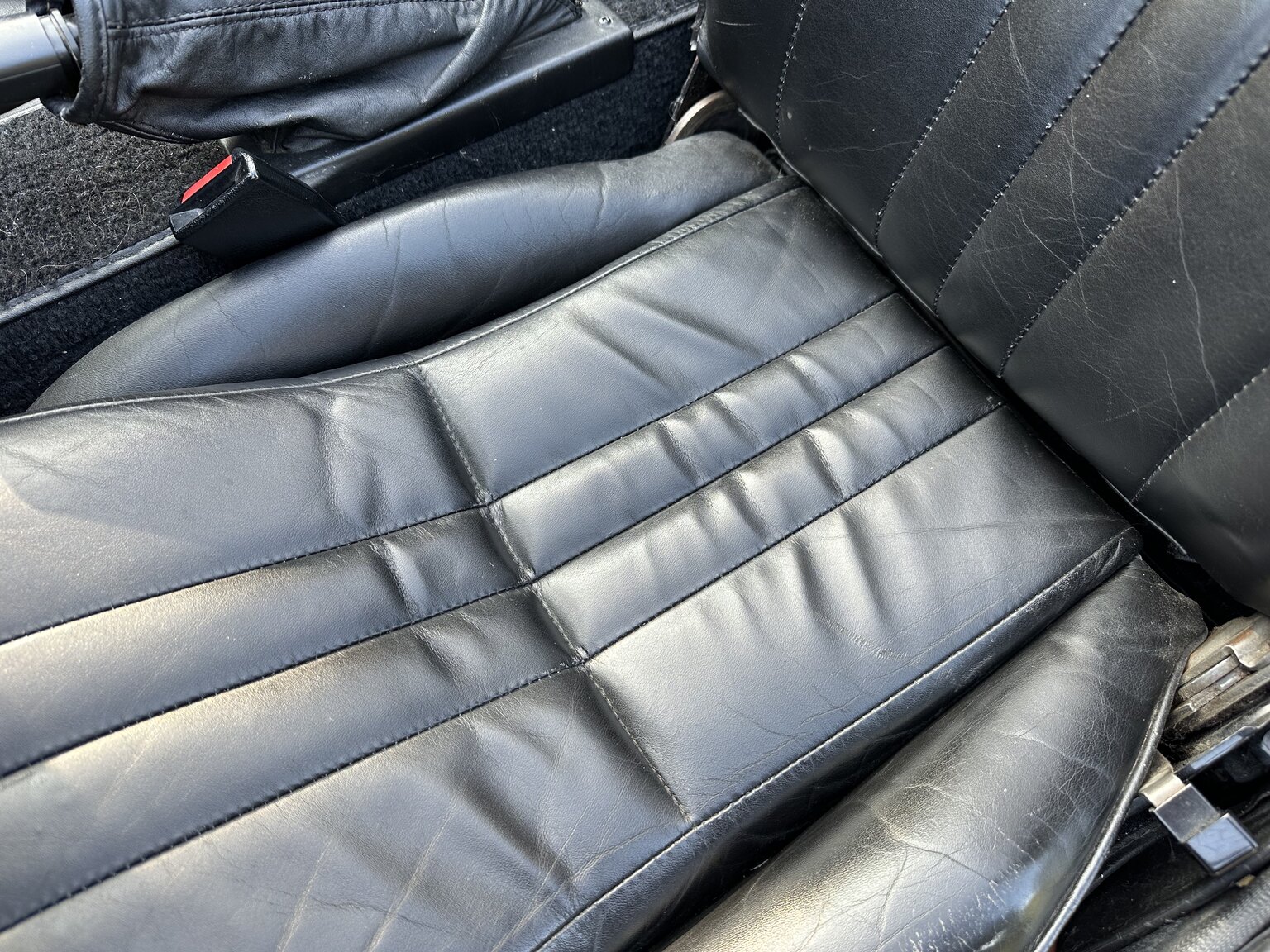 Interior image of 1988 Panther Kallista