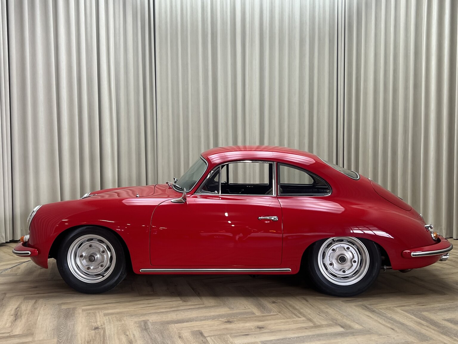 Exterior image of 1960 Porsche 356