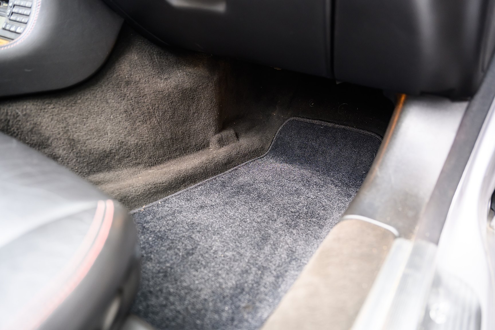 Interior image of 2001 Jaguar XKR Silverstone