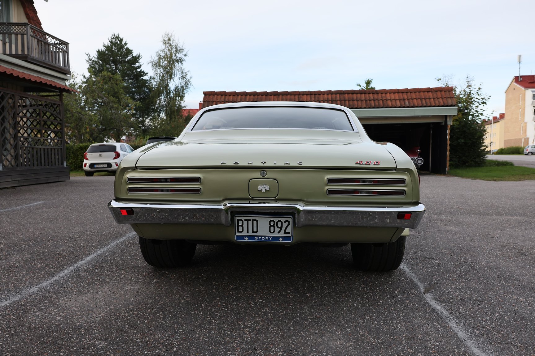 Exterior image of 1968 Pontiac Firebird 400 Ram Air