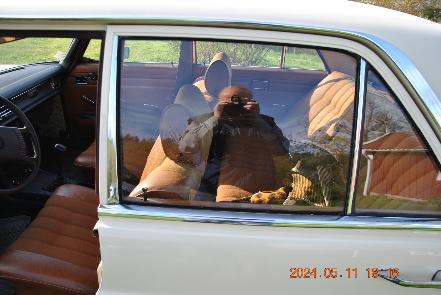 Exteriörbild på 1971 Mercedes-Benz 220D