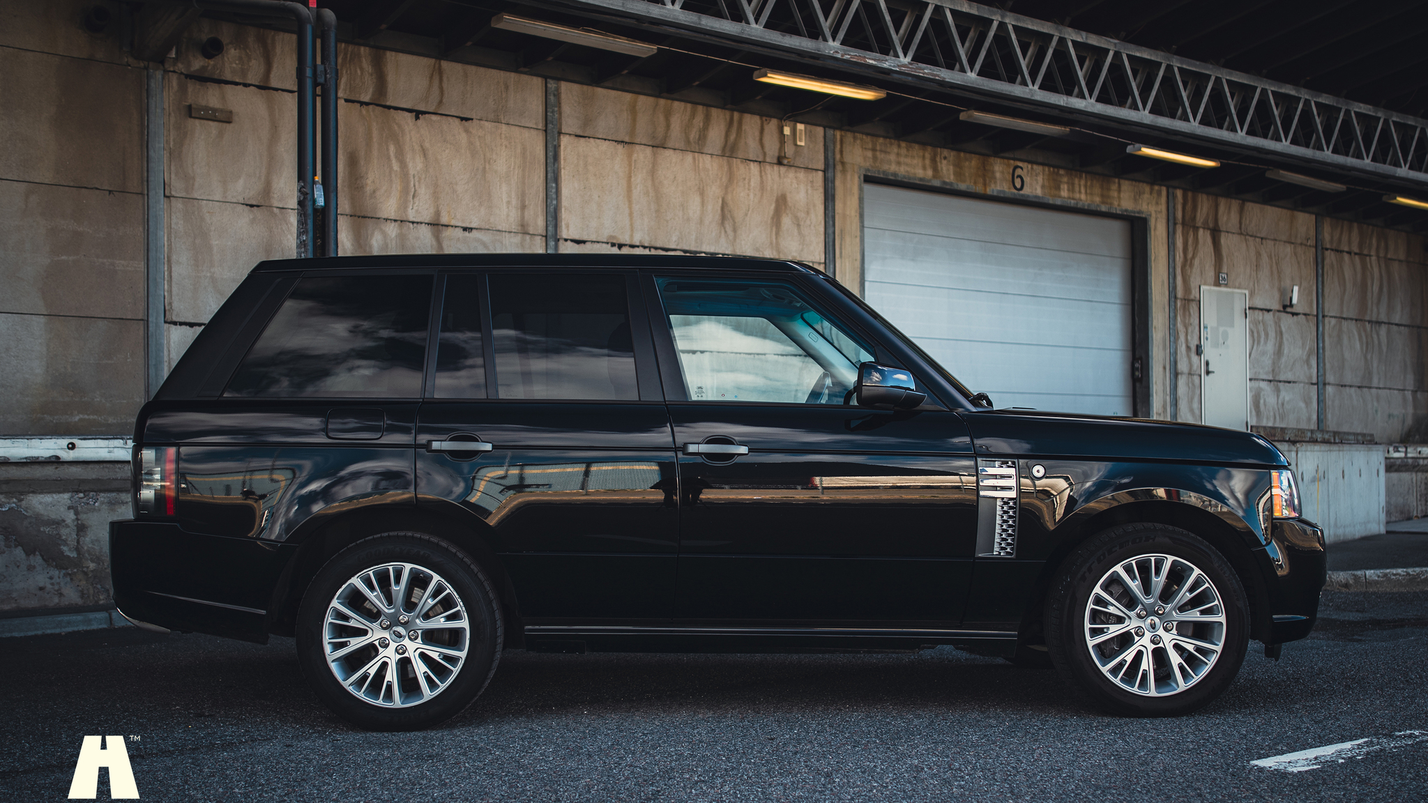 Exterior image of 2011 Range Rover TDV8 Autobiography  (9)