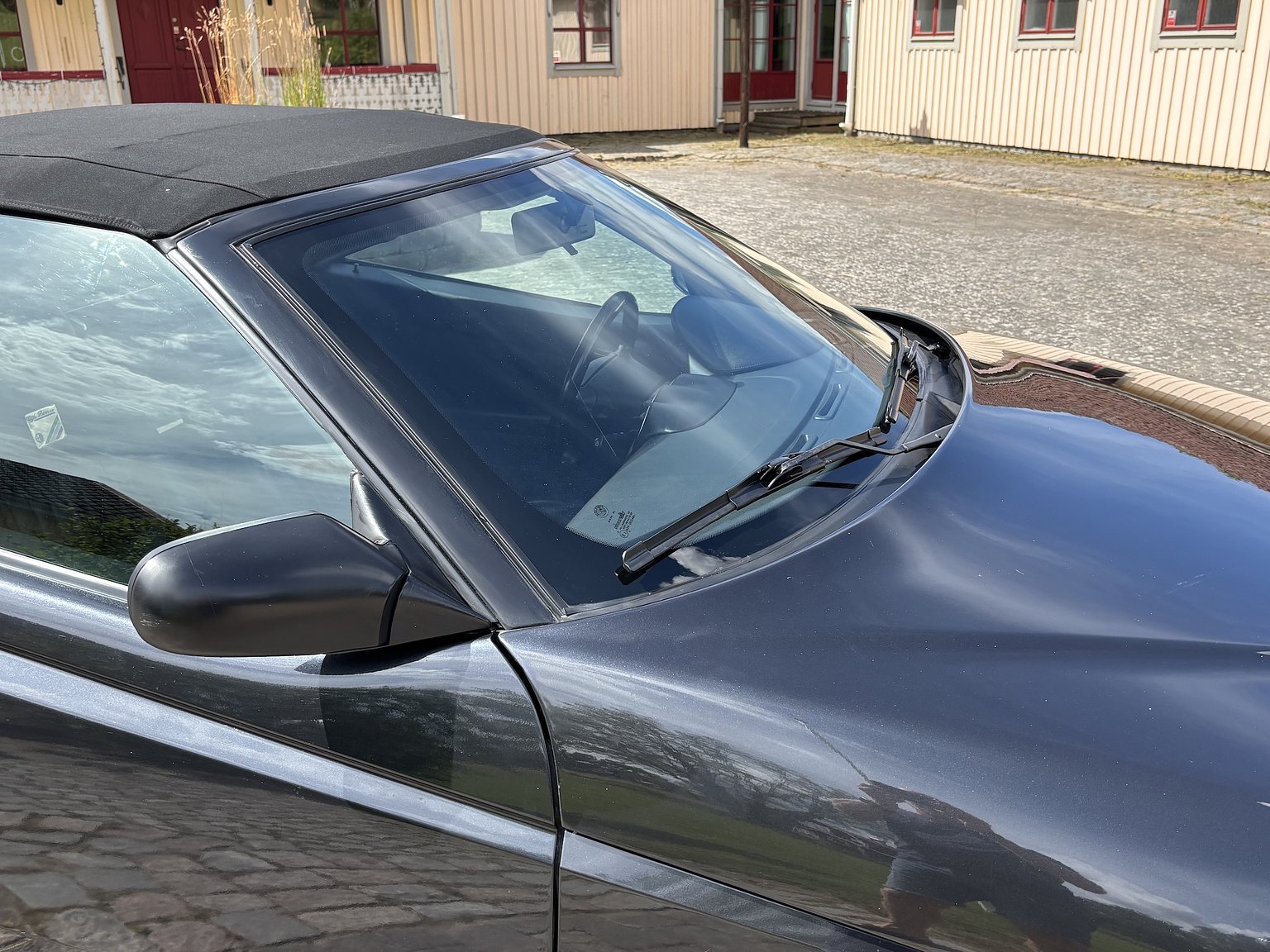 Exterior image of 2000 Alfa Romeo Spider 2.0 T.Spark 16V