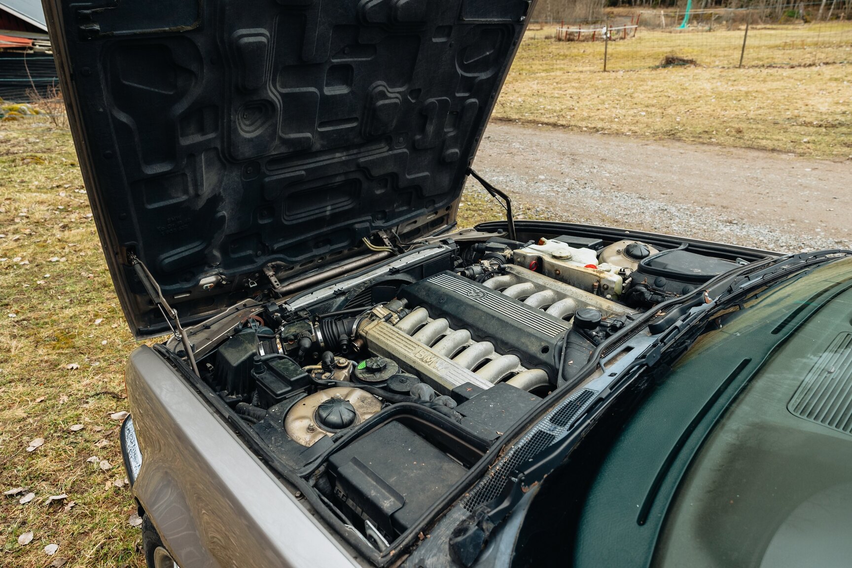 Image of 1990 BMW 750iL (11) mechanics