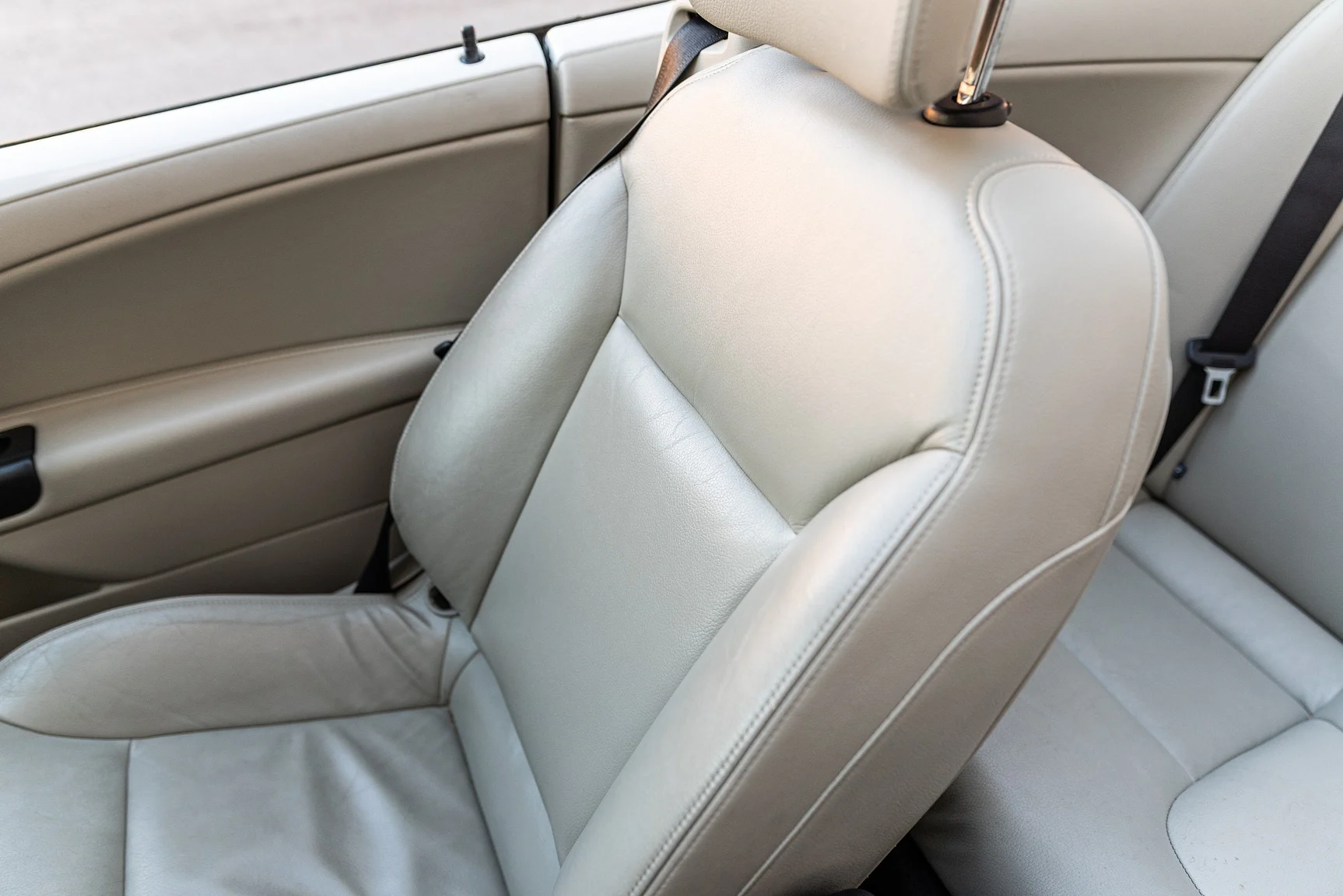 Interior image of 2008 SAAB 9-3 Vector 2.0T Cabriolet (19)