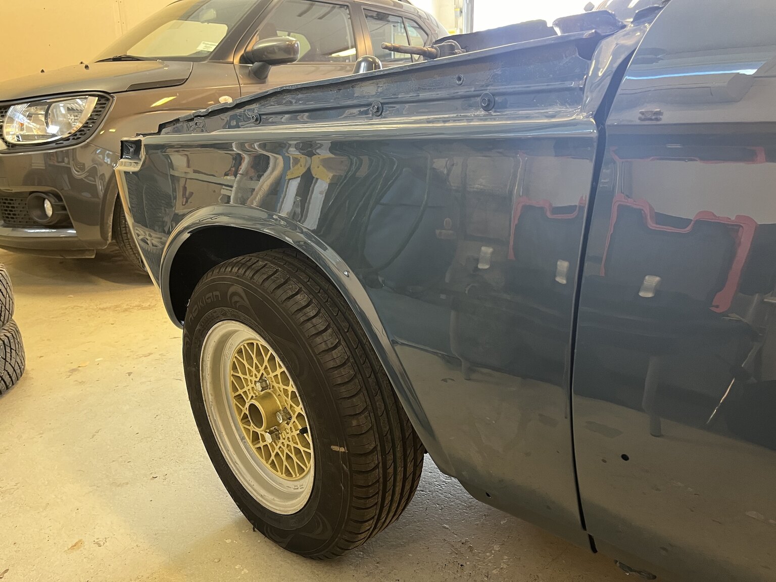 Exterior image of 1972 BMW 2000 Touring