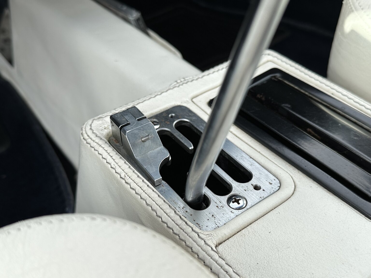 Interiörbild 1986 Ferrari 328 GTS (21)