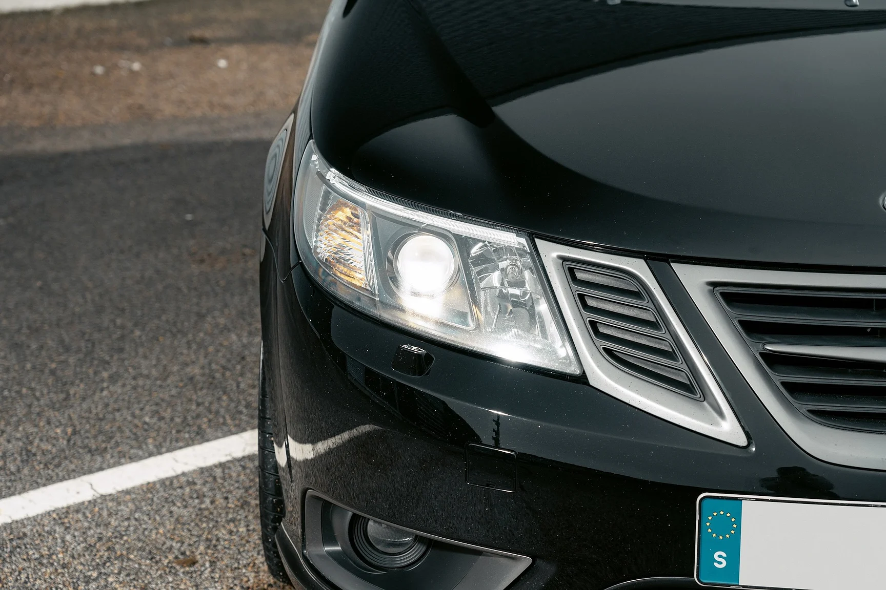 Exterior image of 2004 SAAB 9-3 Aero 2.0T Cabriolet (17)