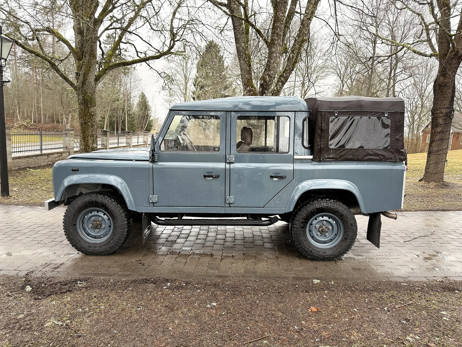 Aussenfoto 2000 Land Rover Defender 110 C (7)