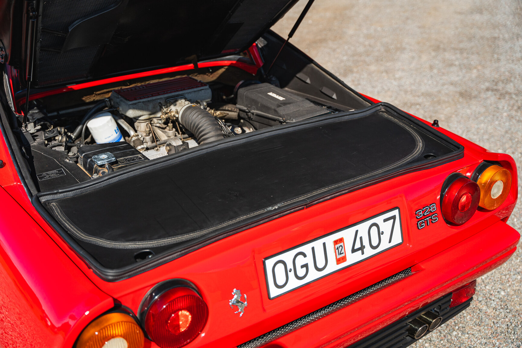 Interiörbild 1989 Ferrari 328 GTS