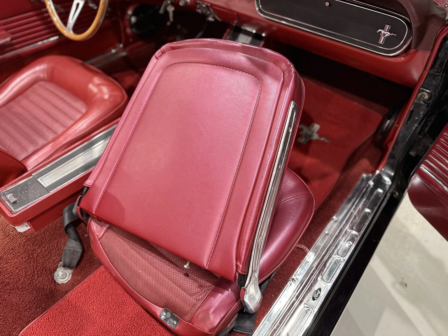 Interior image of 1966 Ford Mustang Convertible (31)