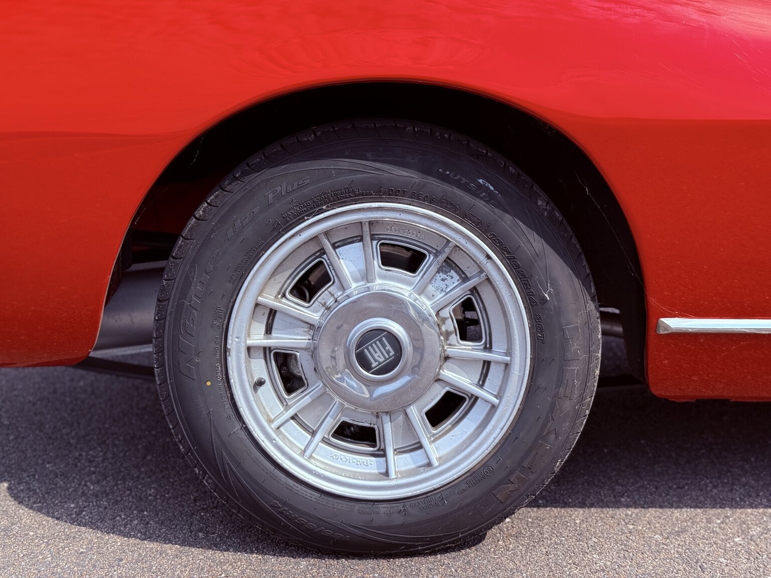 Exterior image of 1968 Fiat Dino Spider