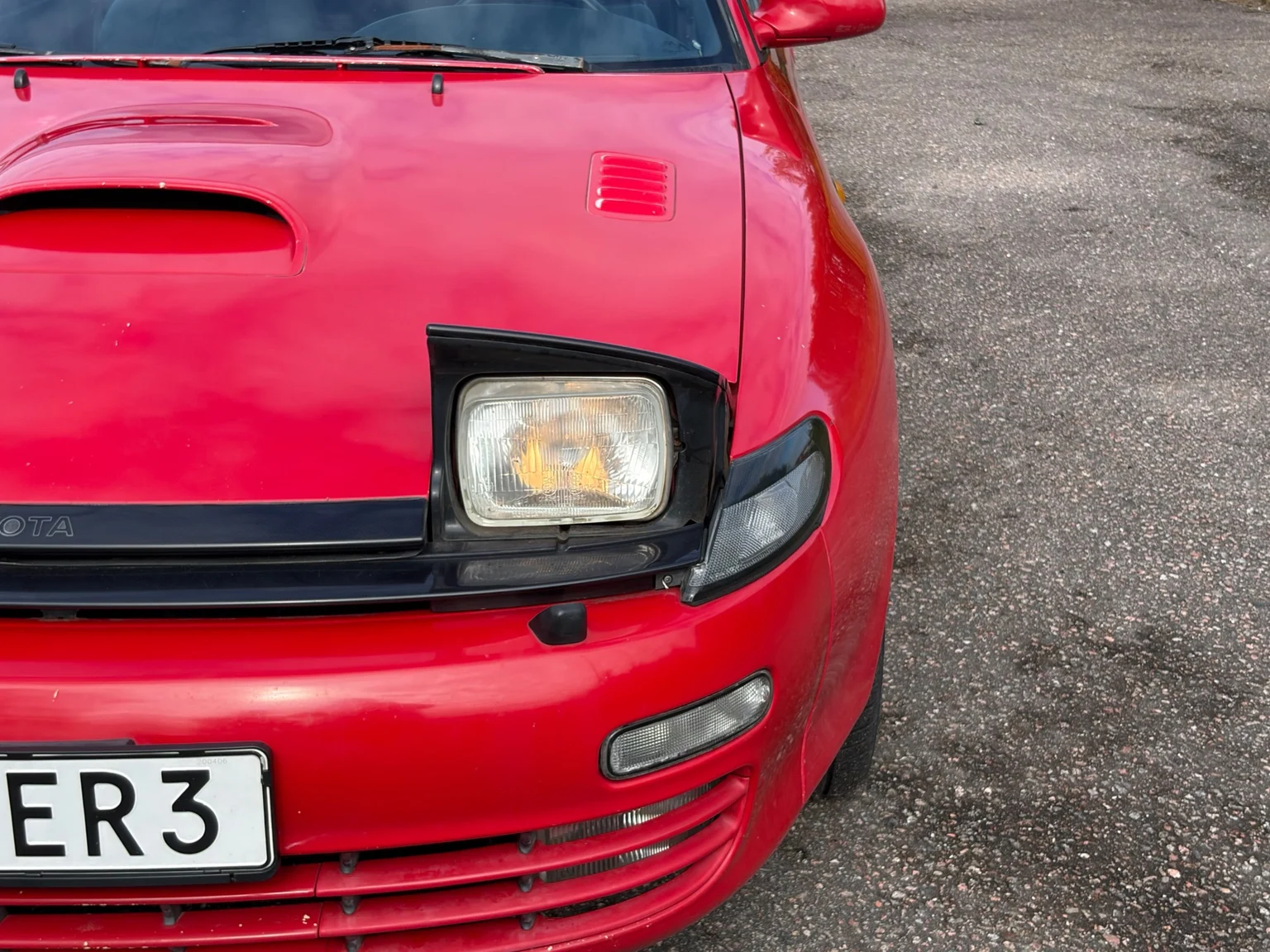 Exterior image of 1991 Toyota Celica GT-Four ST185 (24)