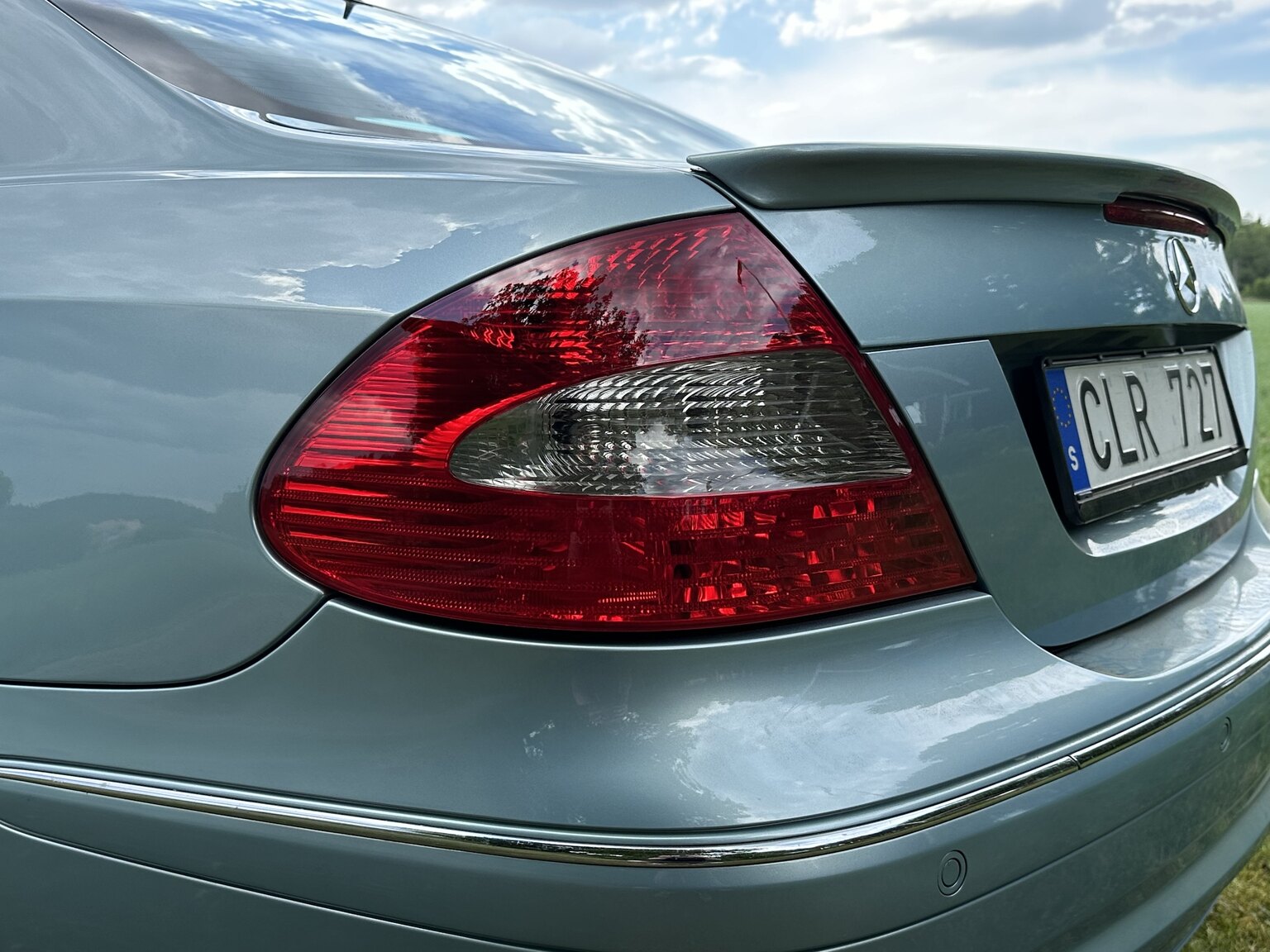 Exterior image of 2003 Mercedes CLK 500