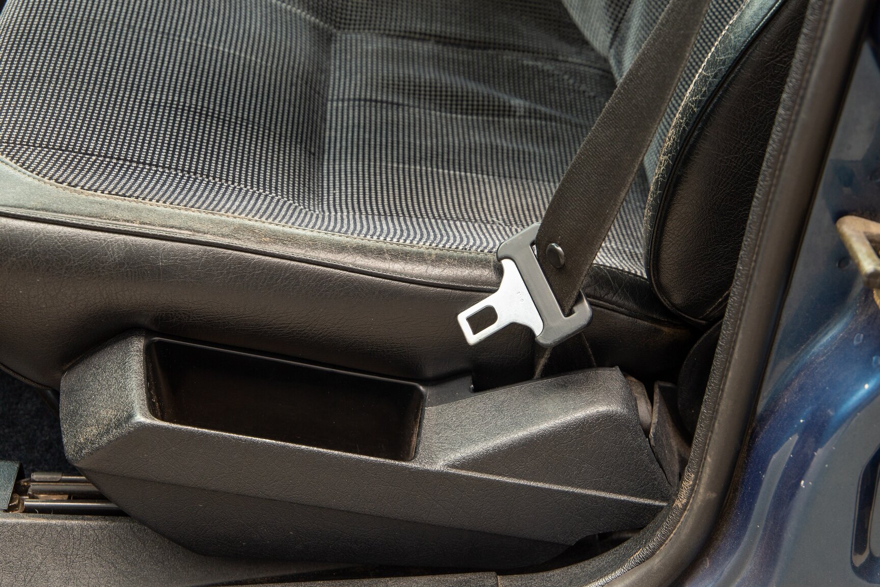 Interior image of 1990 Volvo 745 Turbo (18)