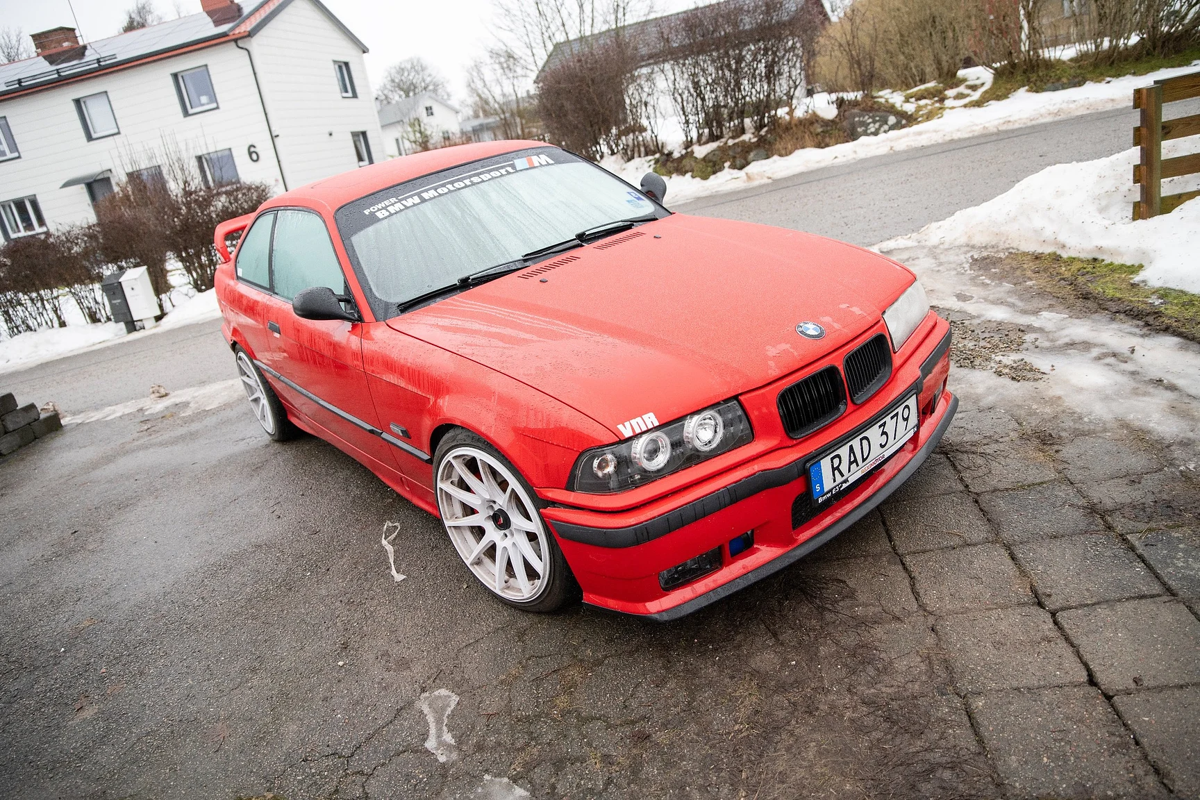 Exterior image of 1992 BMW 325i Turbo (9)