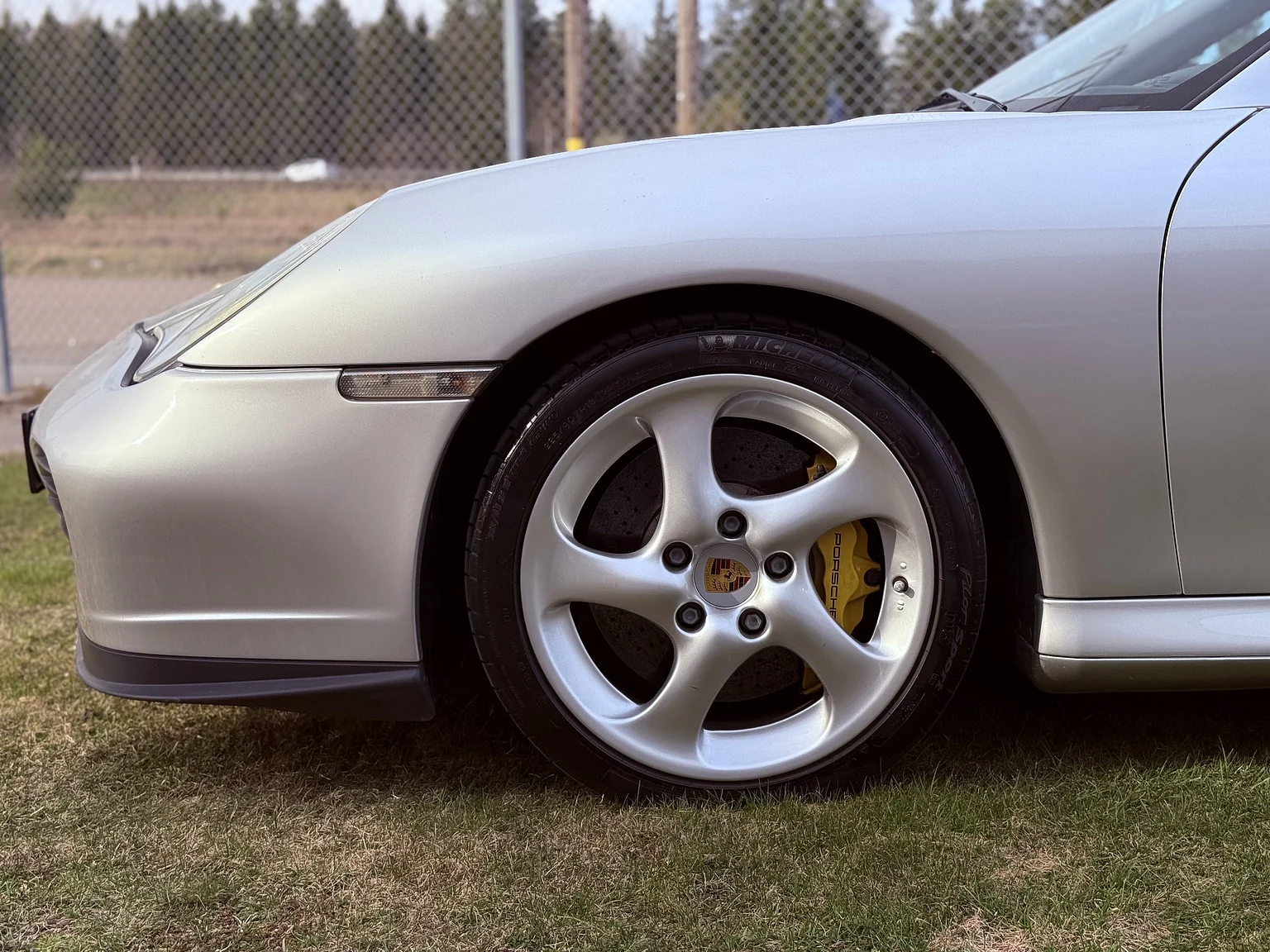 Exterior image of 2005 Porsche 996 Turbo S (29)