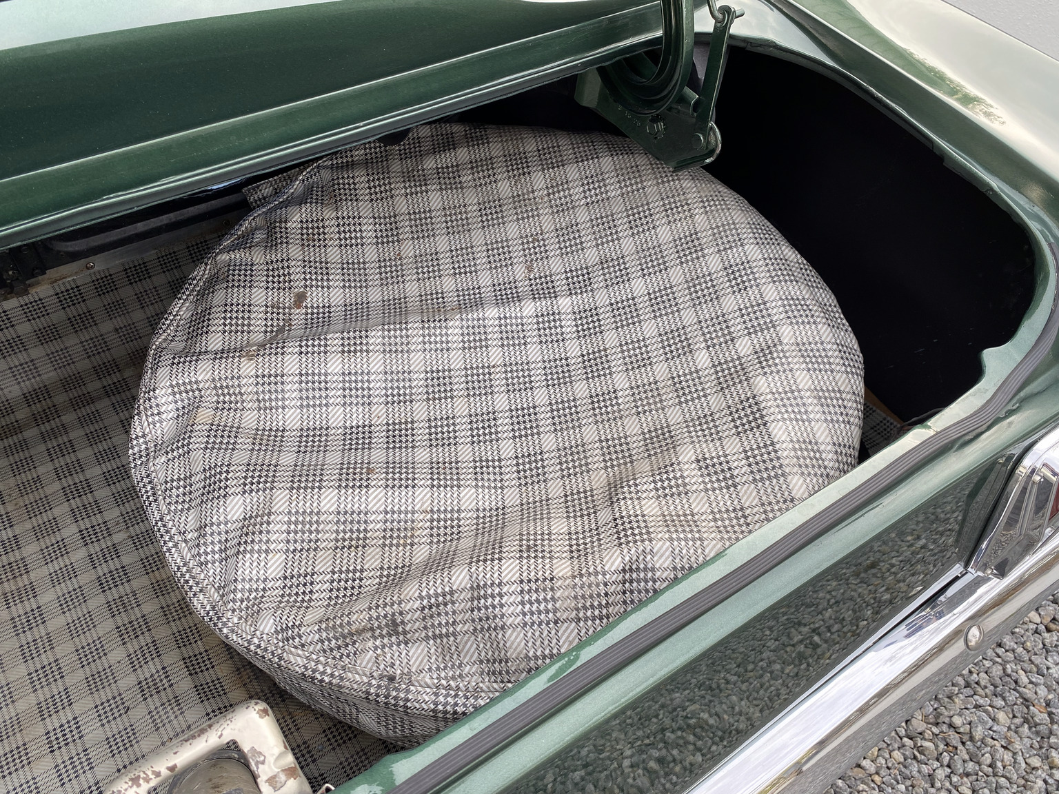 Interior image of 1966 Ford Mustang Fastback GT-clone (48)