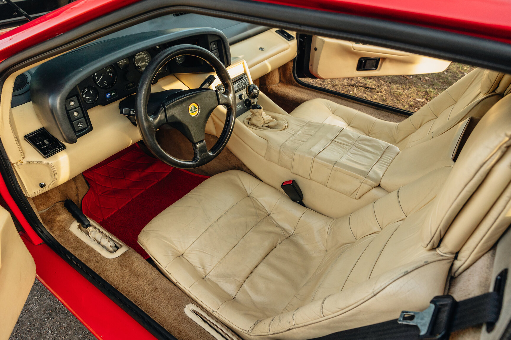 Interior image of 1989 Lotus Esprit Turbo 