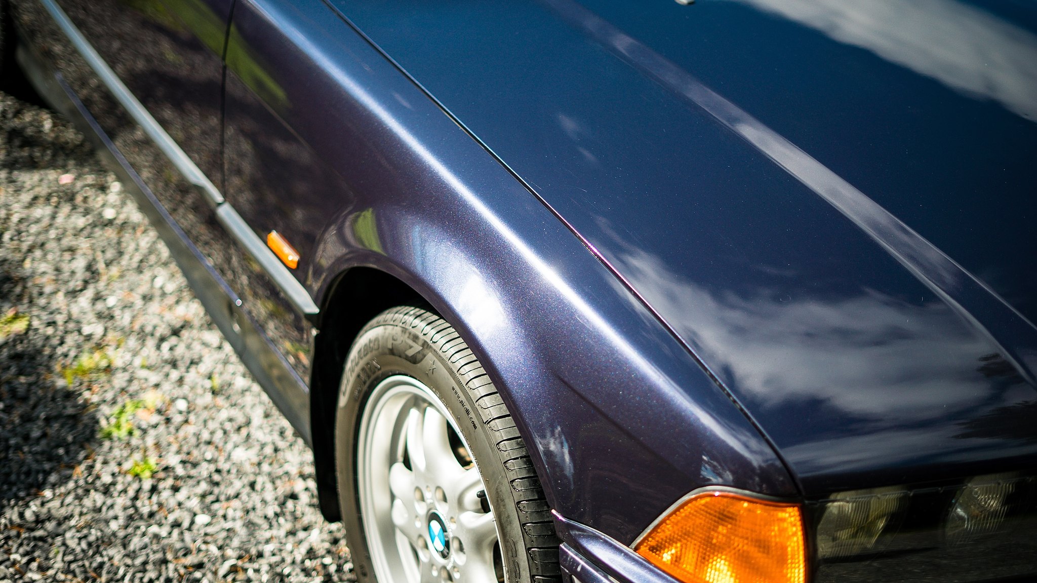 Exterior image of 1997 BMW 328i Coupé Automatisk
