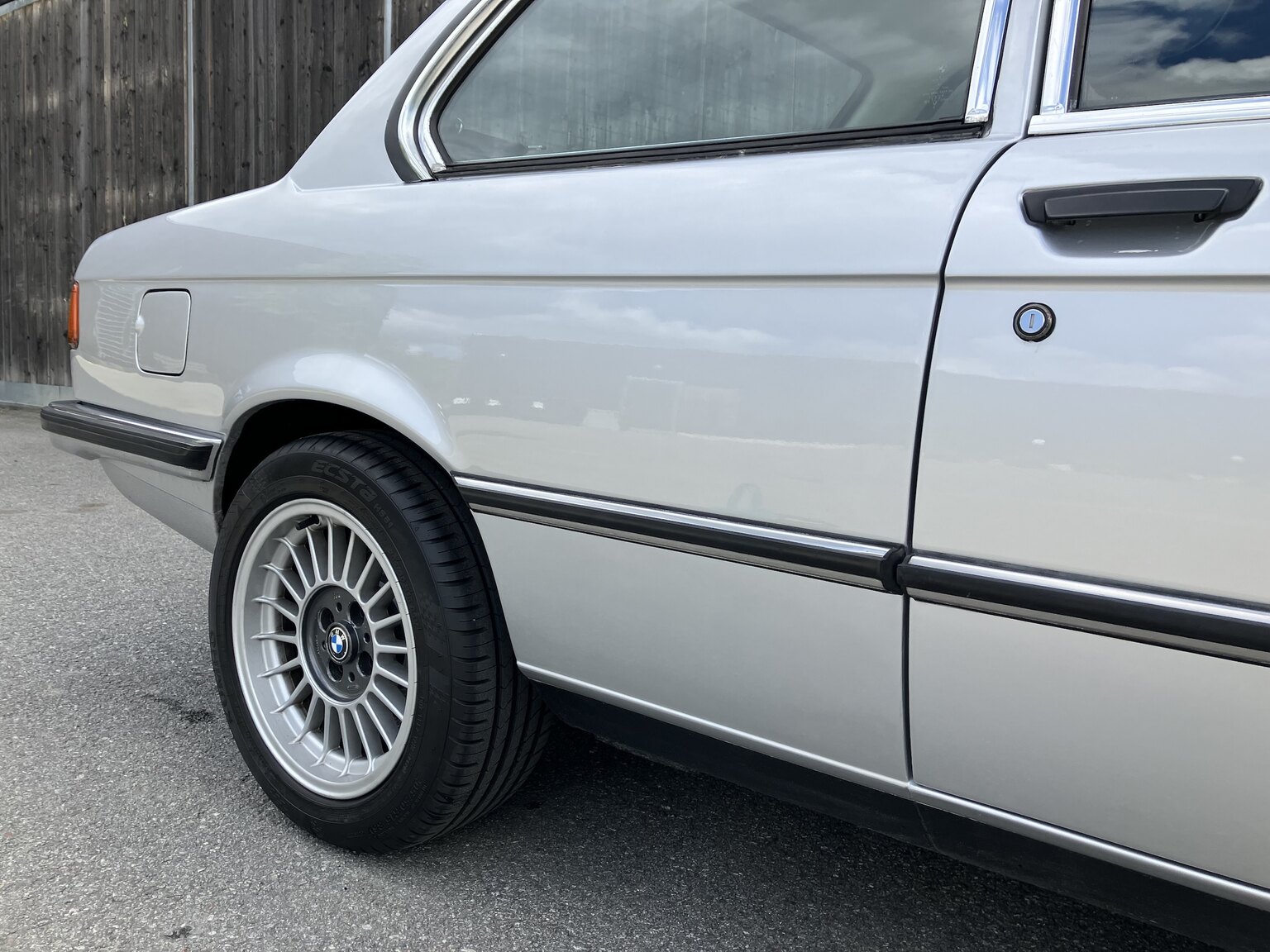 Aussenfoto 1979 BMW 323i