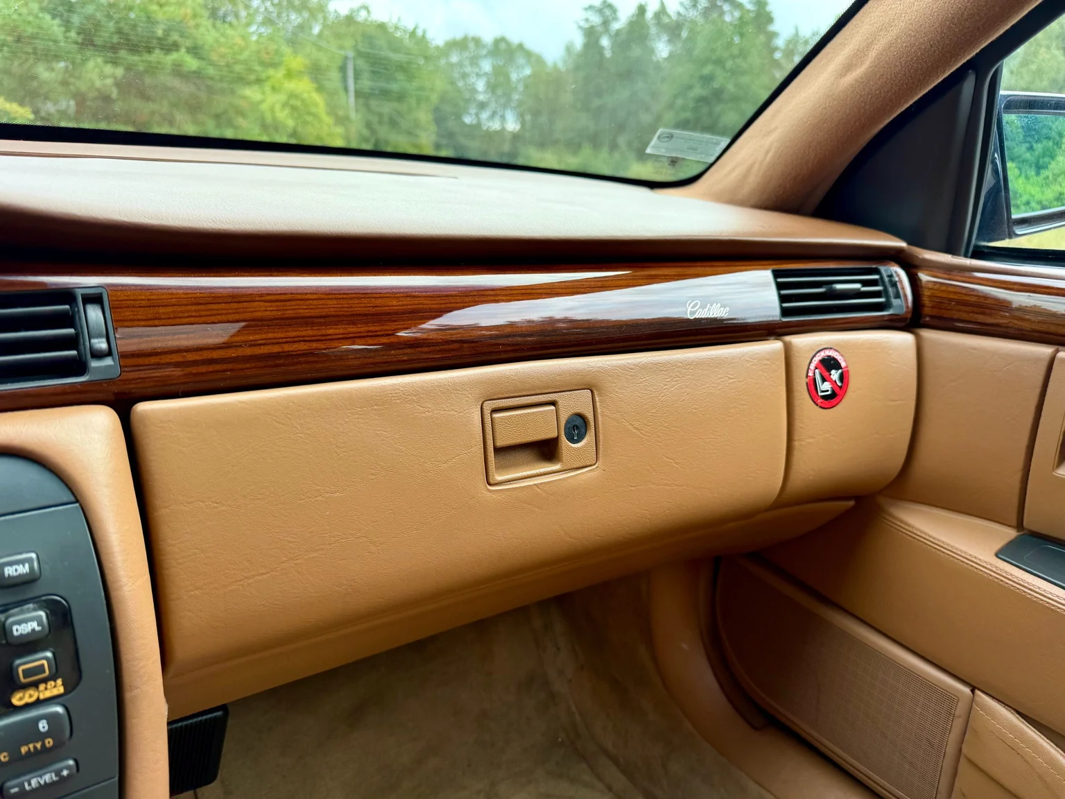 Innenraumfoto von 1997 Cadillac STS Seville 4.6 V8 (27)