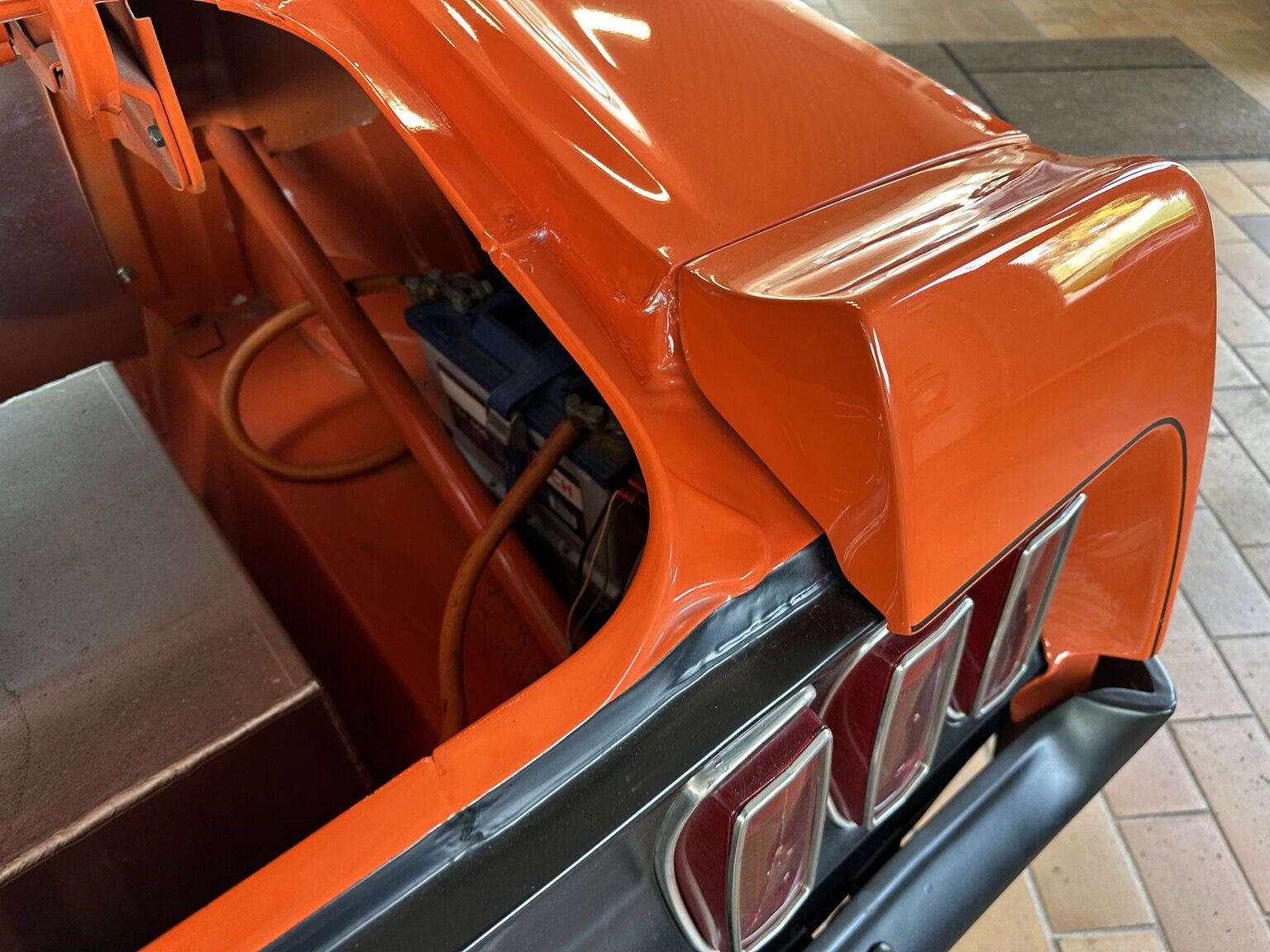 Exteriörbild på 1969 Ford Mustang Fastback Boss Race Car
