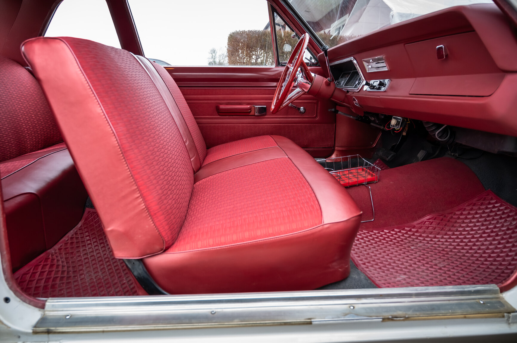 Interiörbild 1967 Plymouth Valiant V 100 Sedan