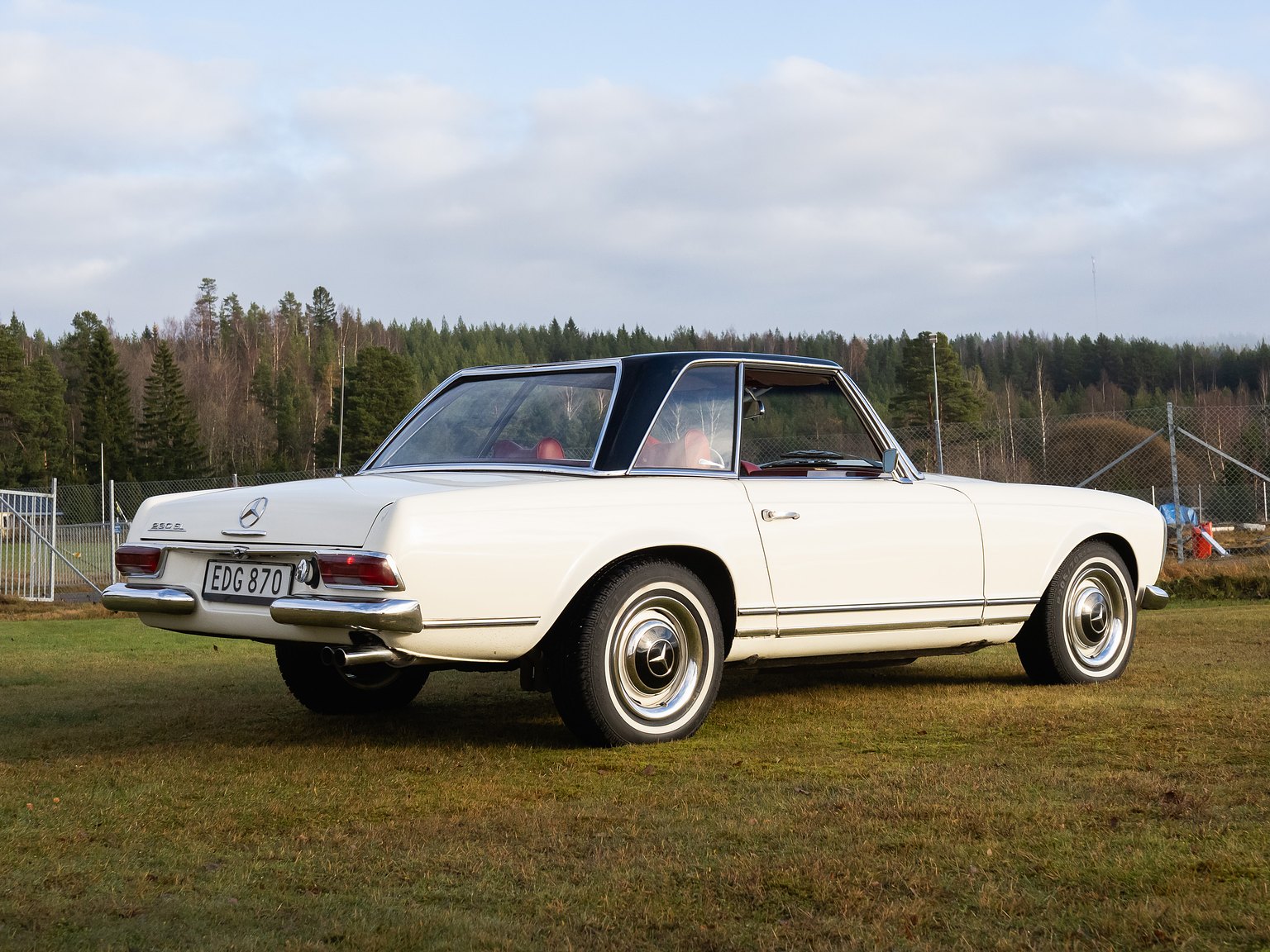 Aussenfoto 1966 Mercedes-Benz 230 SL "Pagoda"