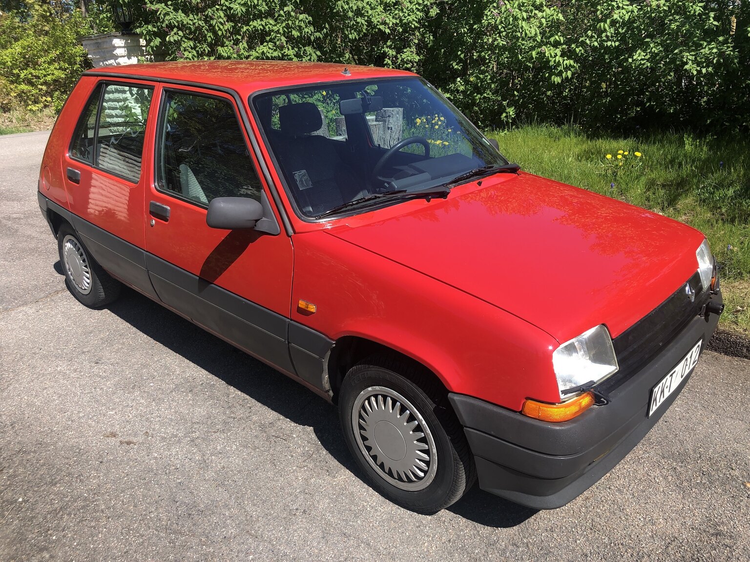 Interior image of 1990 Renault 5