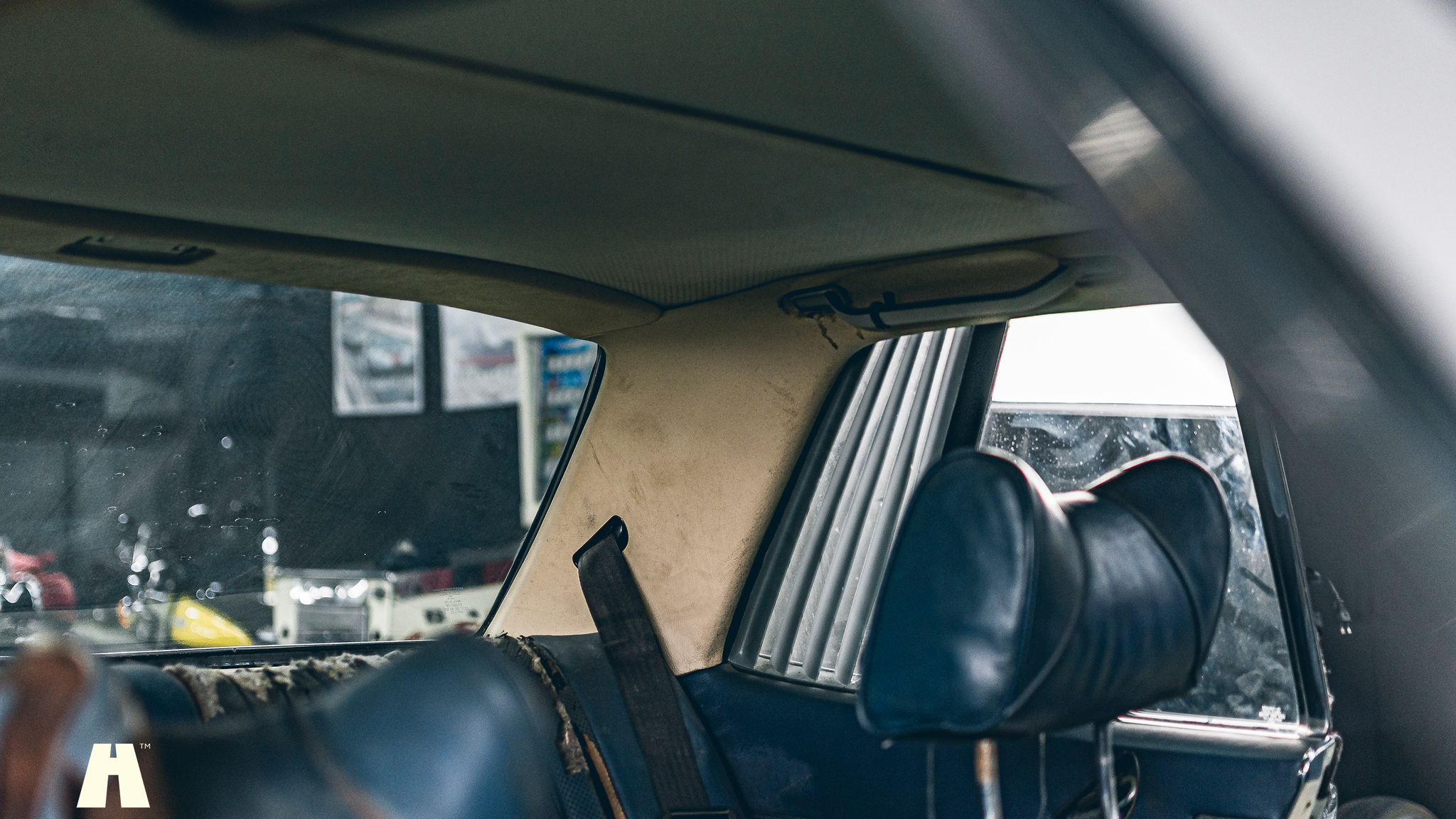 Interiörbild 1974 Mercedes SLC450 Project