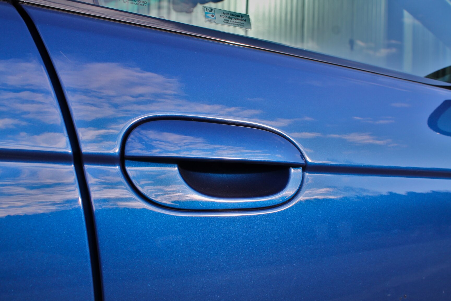 Exteriörbild på 2003 BMW M5