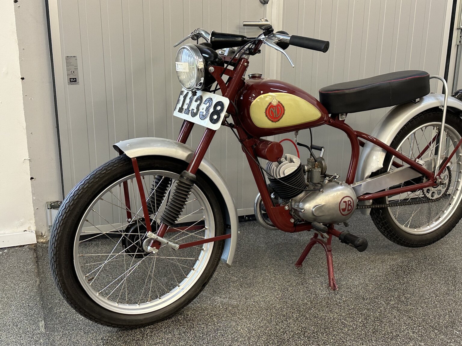 Exterior image of 1950 NV 125