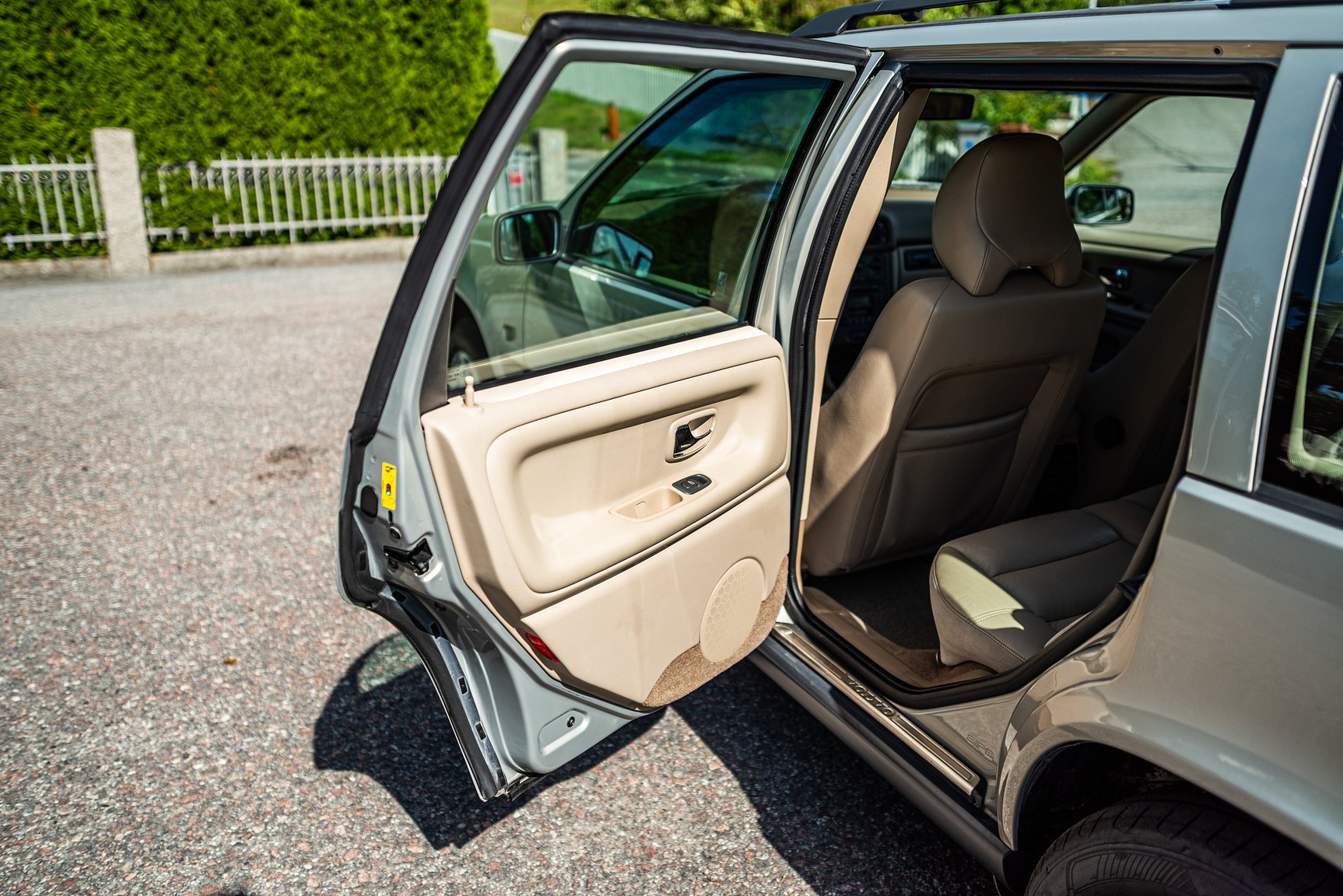 Interior image of 2000 Volvo V70 XC 2.4 T AWD 