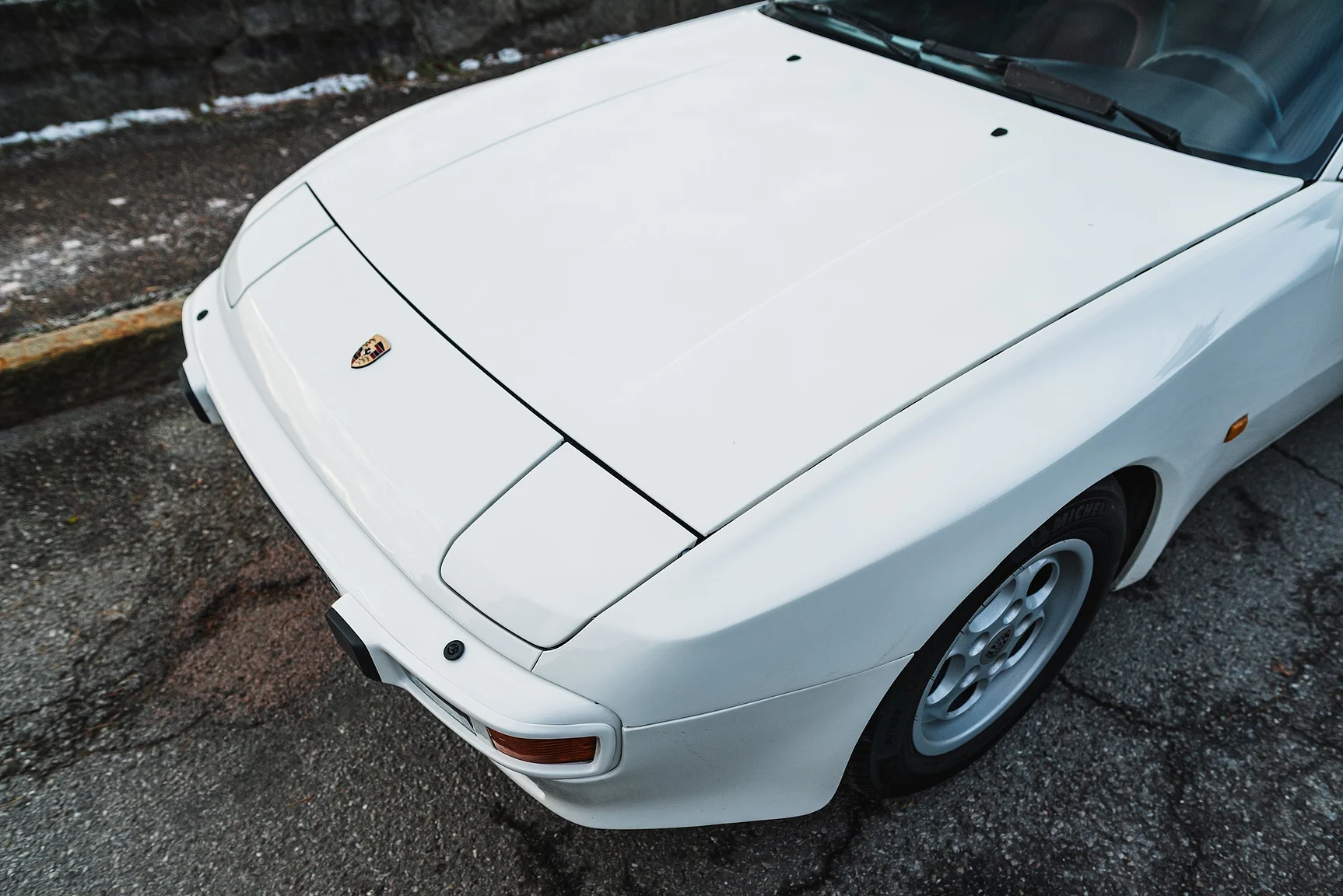 Exterior image of 1986 Porsche 944R (15)