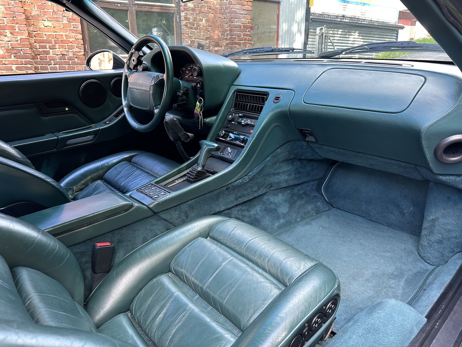 Innenraumfoto von 1994 Porsche 928 GTS