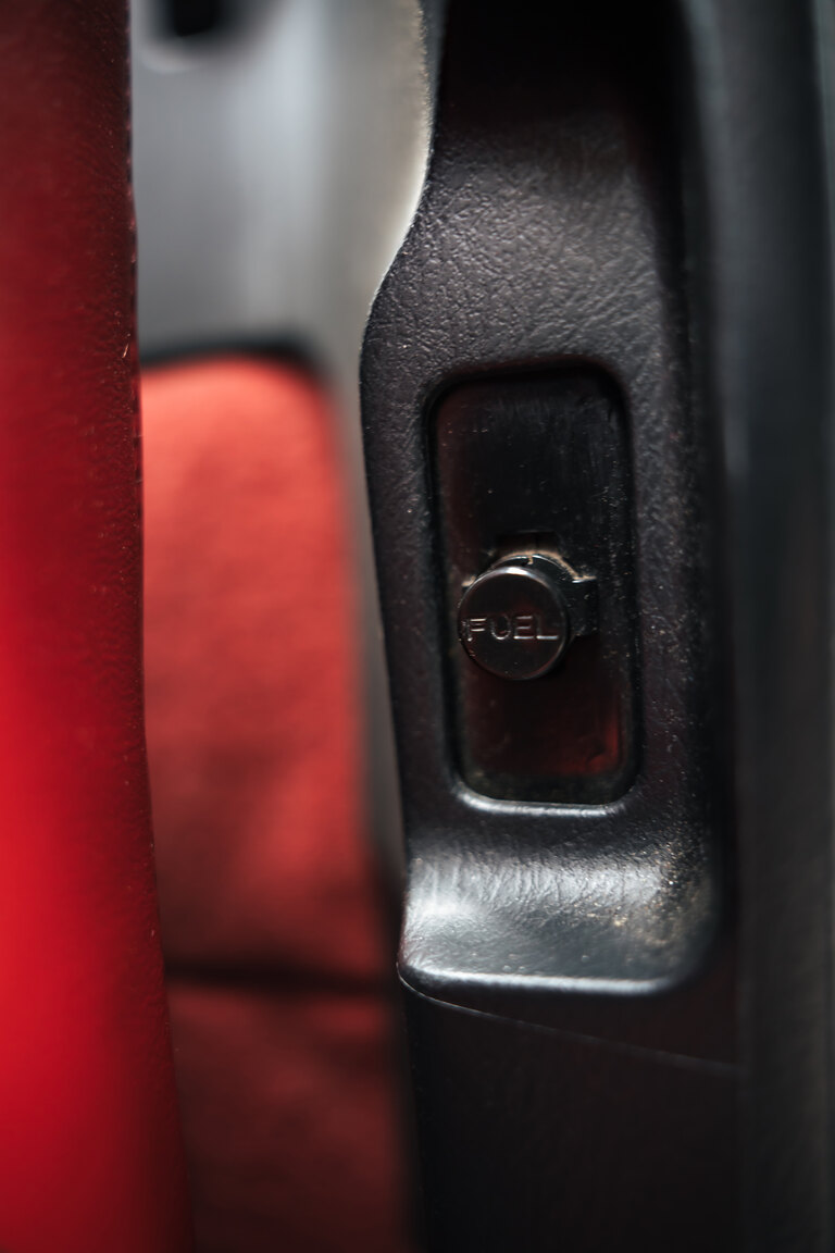 Interior image of 2000 Honda S2000 AP1