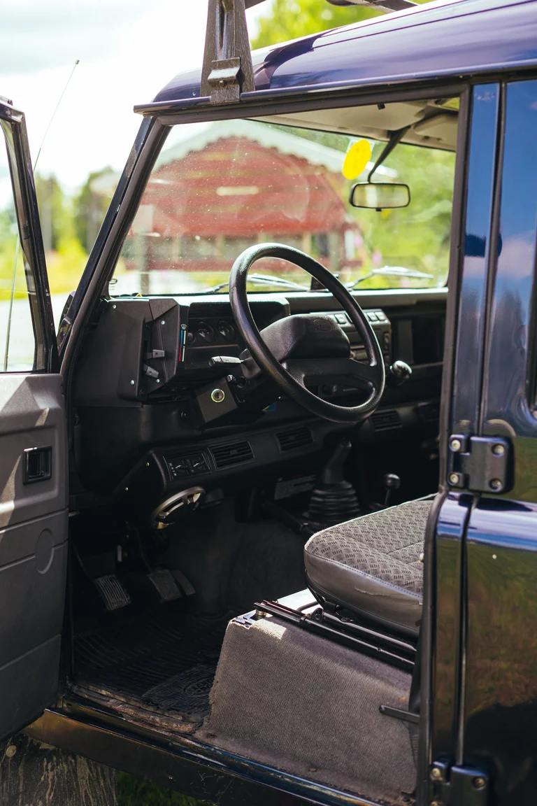 Innenraumfoto von 2002 Land Rover Defender 110 Kombi Td5 (1)