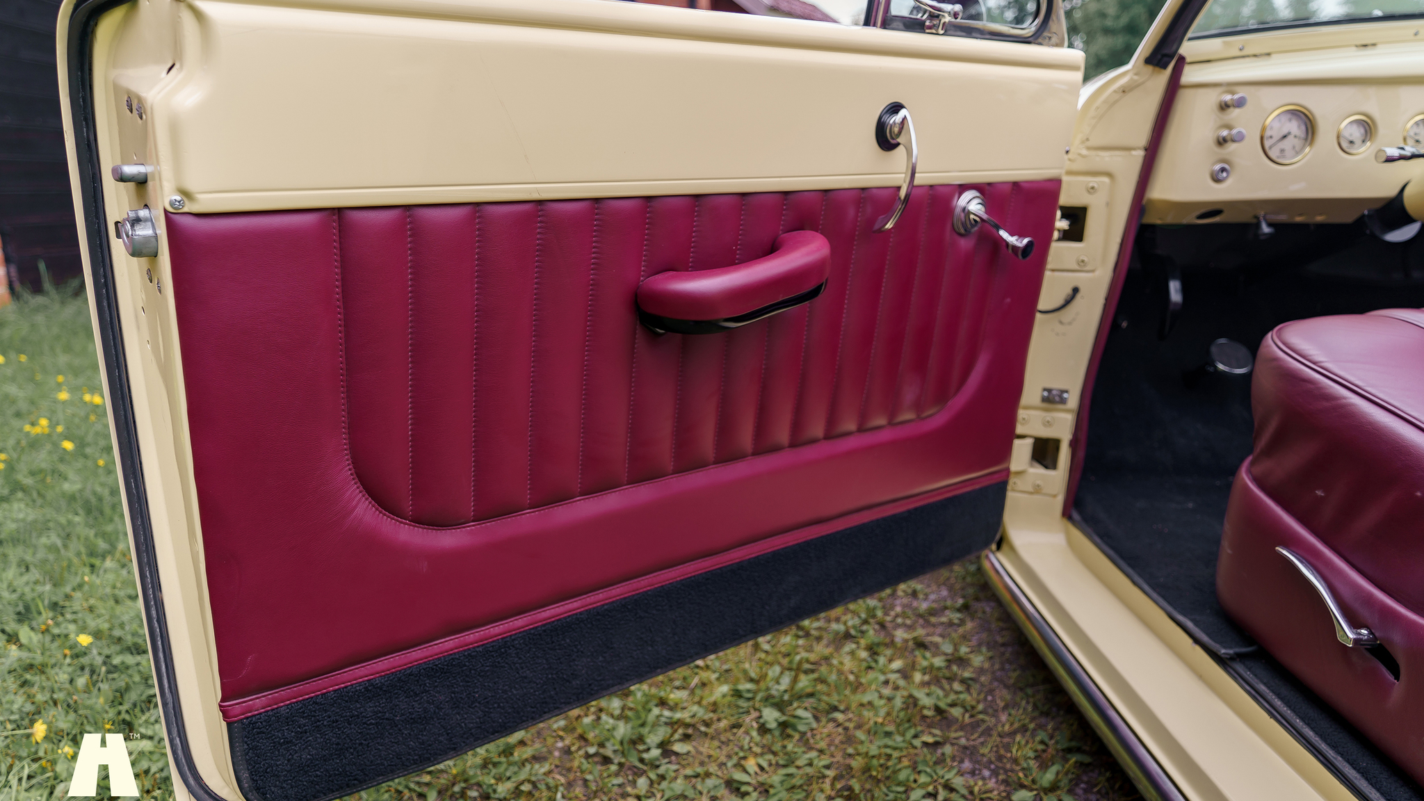 Innenraumfoto von 1950 Dodge Wayfarer Convertible Custom