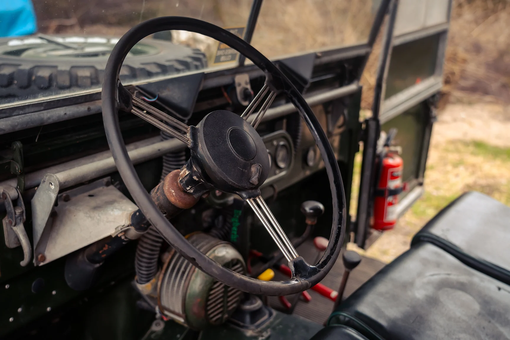 Innenraumfoto von 1953 Land Rover Series 1 Soft Top (10)