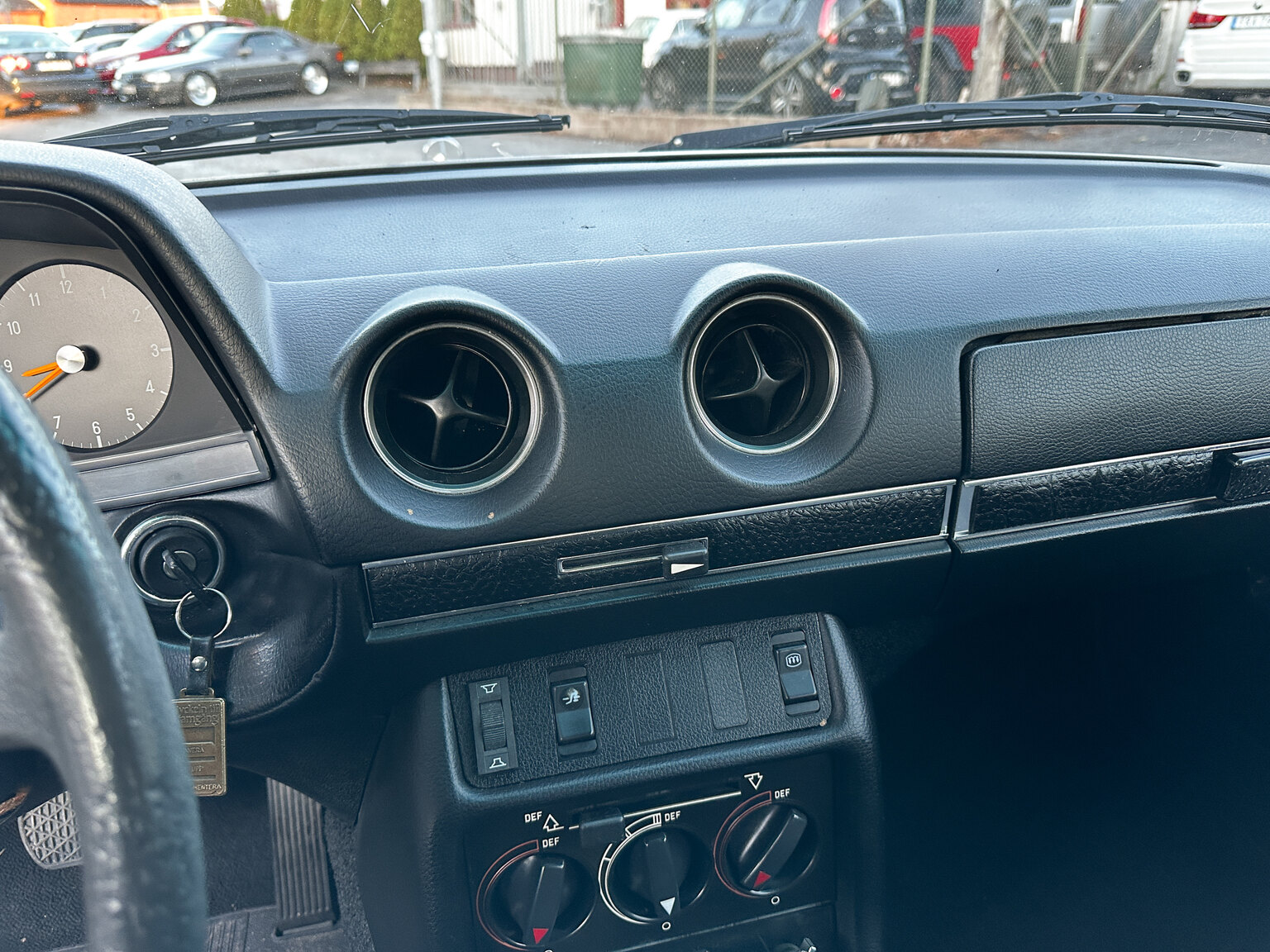 Interior image of 1978 Mercedes-Benz 250