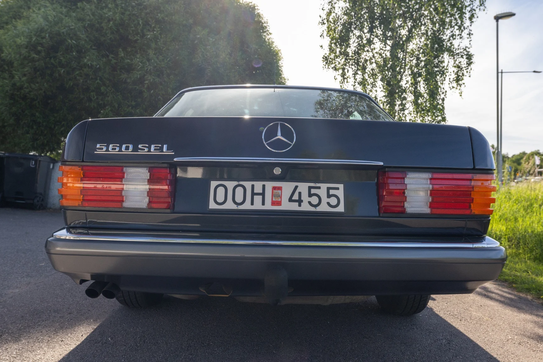 Exteriörbild på 1989 Mercedes-Benz 560 SEL (48)
