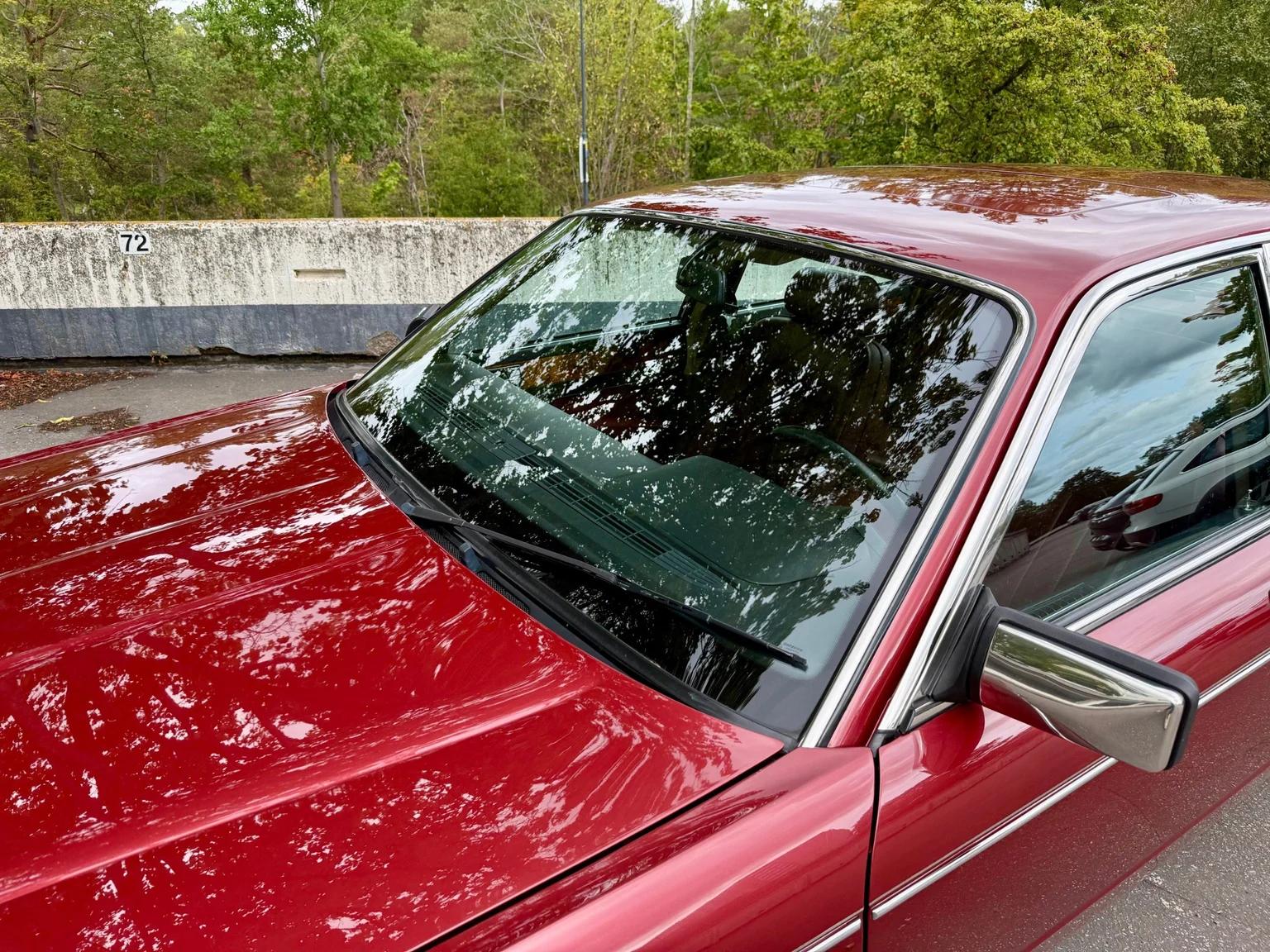 Exterior image of 1988 Daimler Six (16)