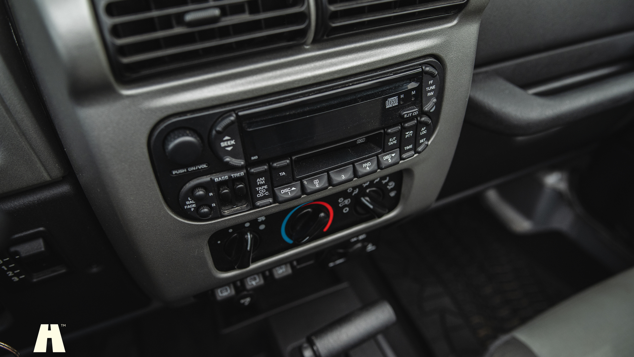 Innenraumfoto von 2006 Jeep Wrangler 4.0L Sahara 