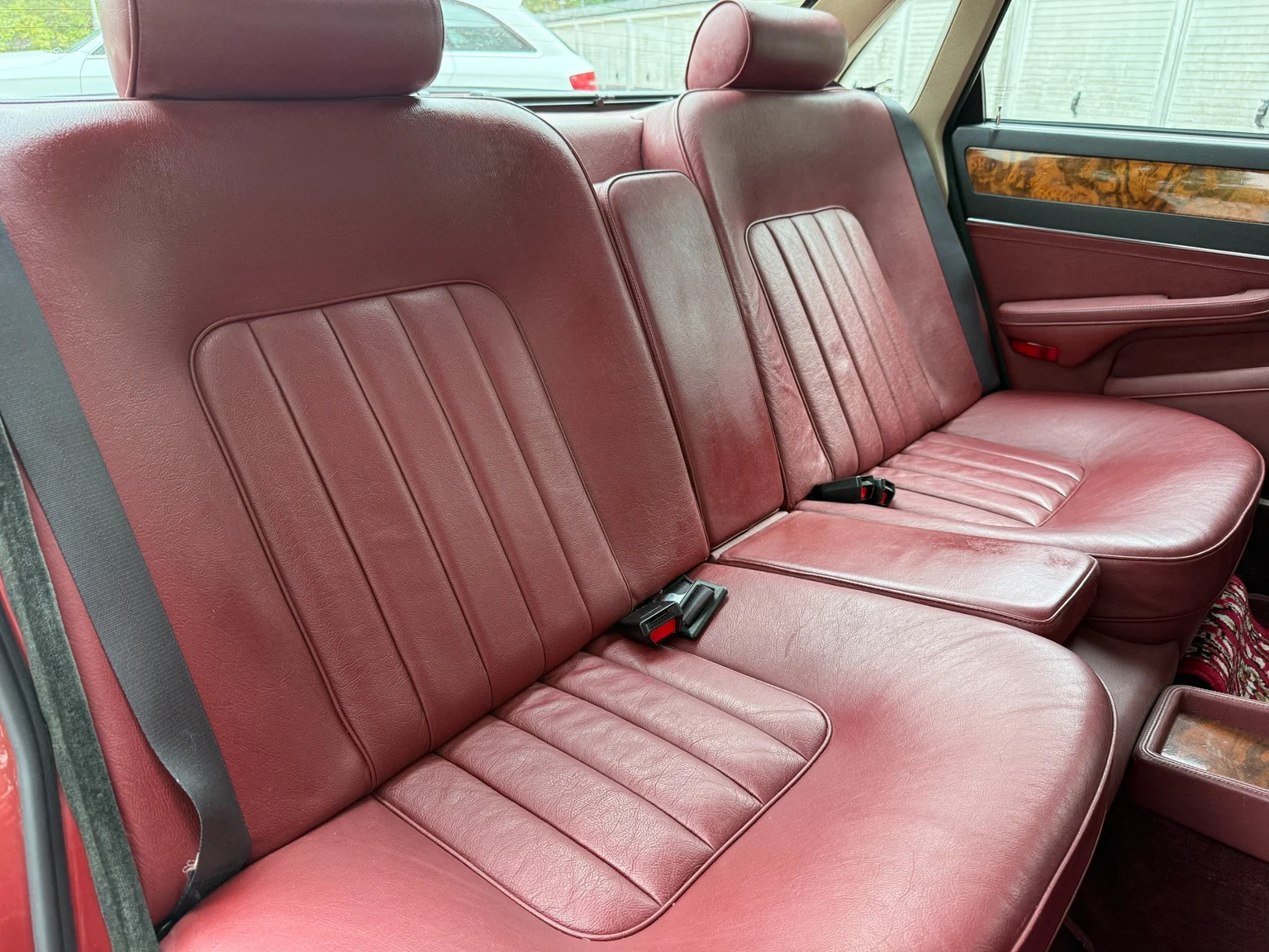 Interior image of 1988 Daimler Six (61)
